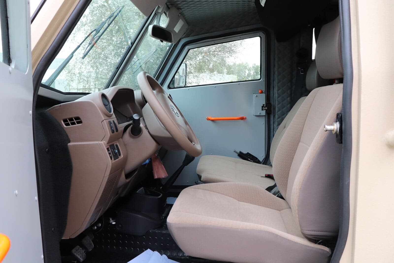APC 6x6 (Tygra) blindé - intérieur