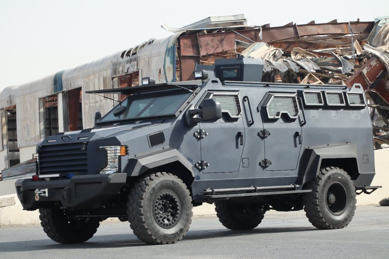 MRAP Snake مصفحة مع تفاصيل الجانب الأيسر