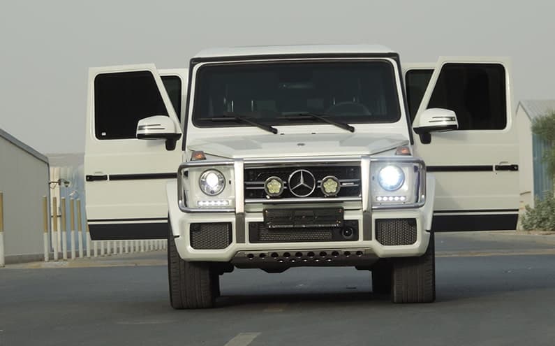 Mercedes-Benz AMG G63 White blindé - vue avant, porte ouverte, détail du blindage