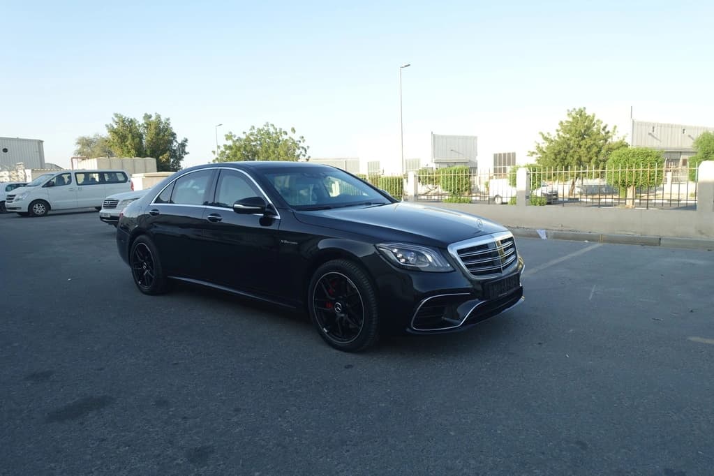 Mercedes-Benz S550 - Black ضمن فئة سيدان المدرعة - منظر مركبة مدرعة