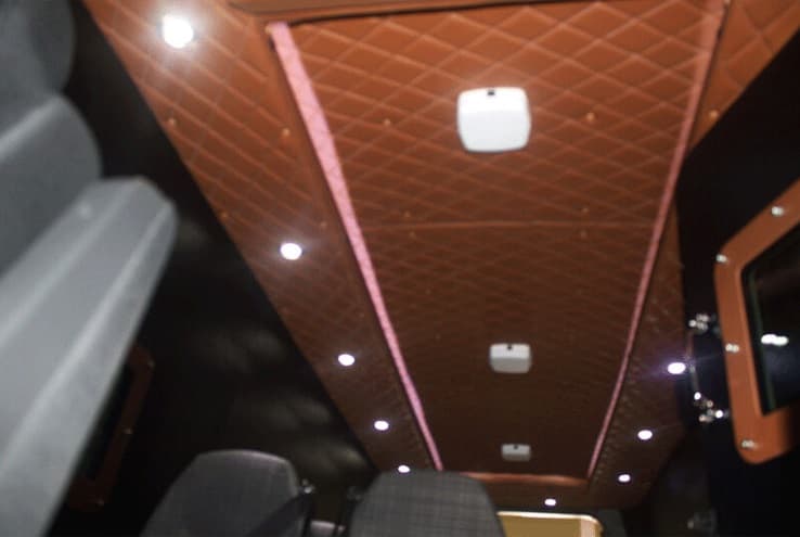 Mercedes-Benz Sprinter blindé - intérieur, éclairage extérieur