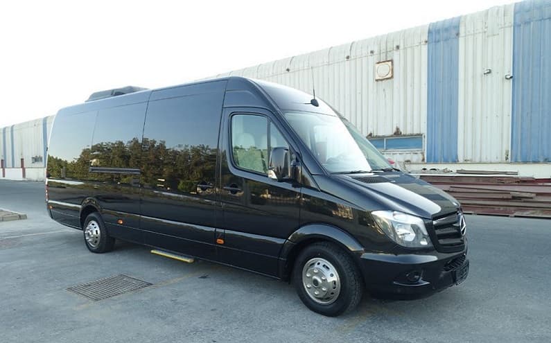 Mercedes-Benz VIP BR6 Sprinter ضمن فئة وسائل نقل ركّاب مدرّعة - منظر مركبة مدرعة