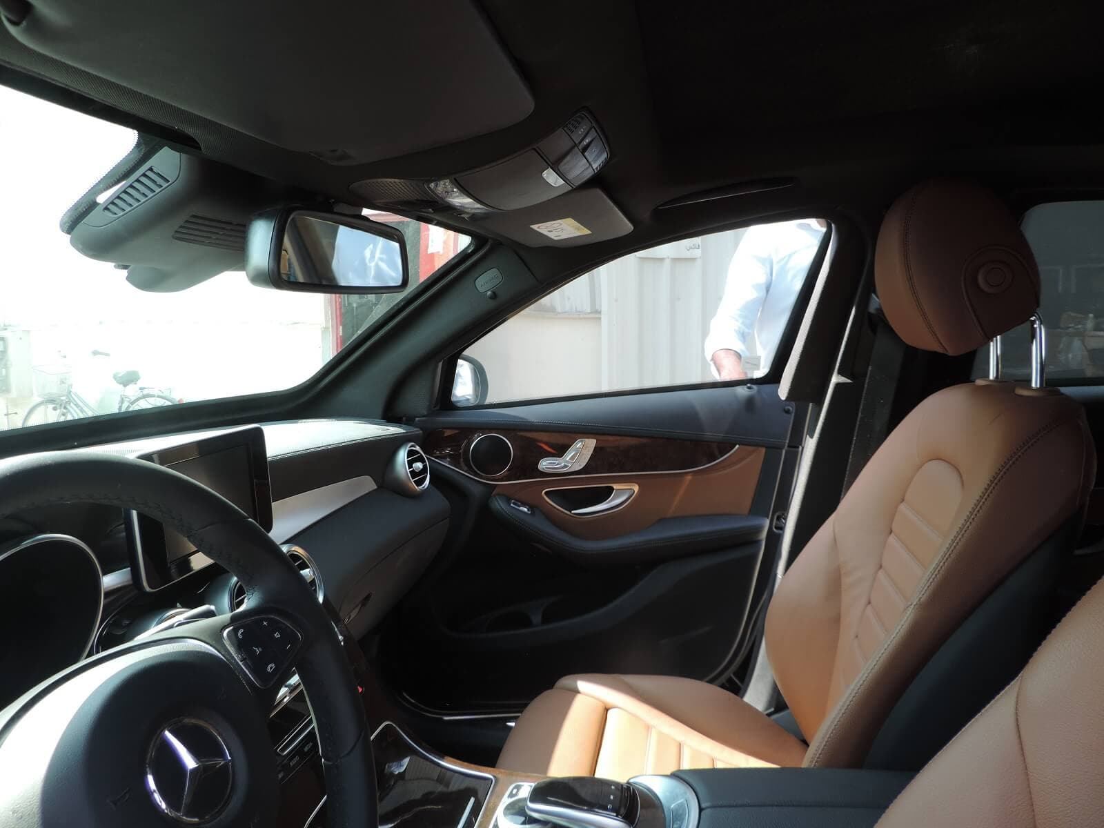 Mercedes - Benz GLC 250 White blindé - intérieur 9