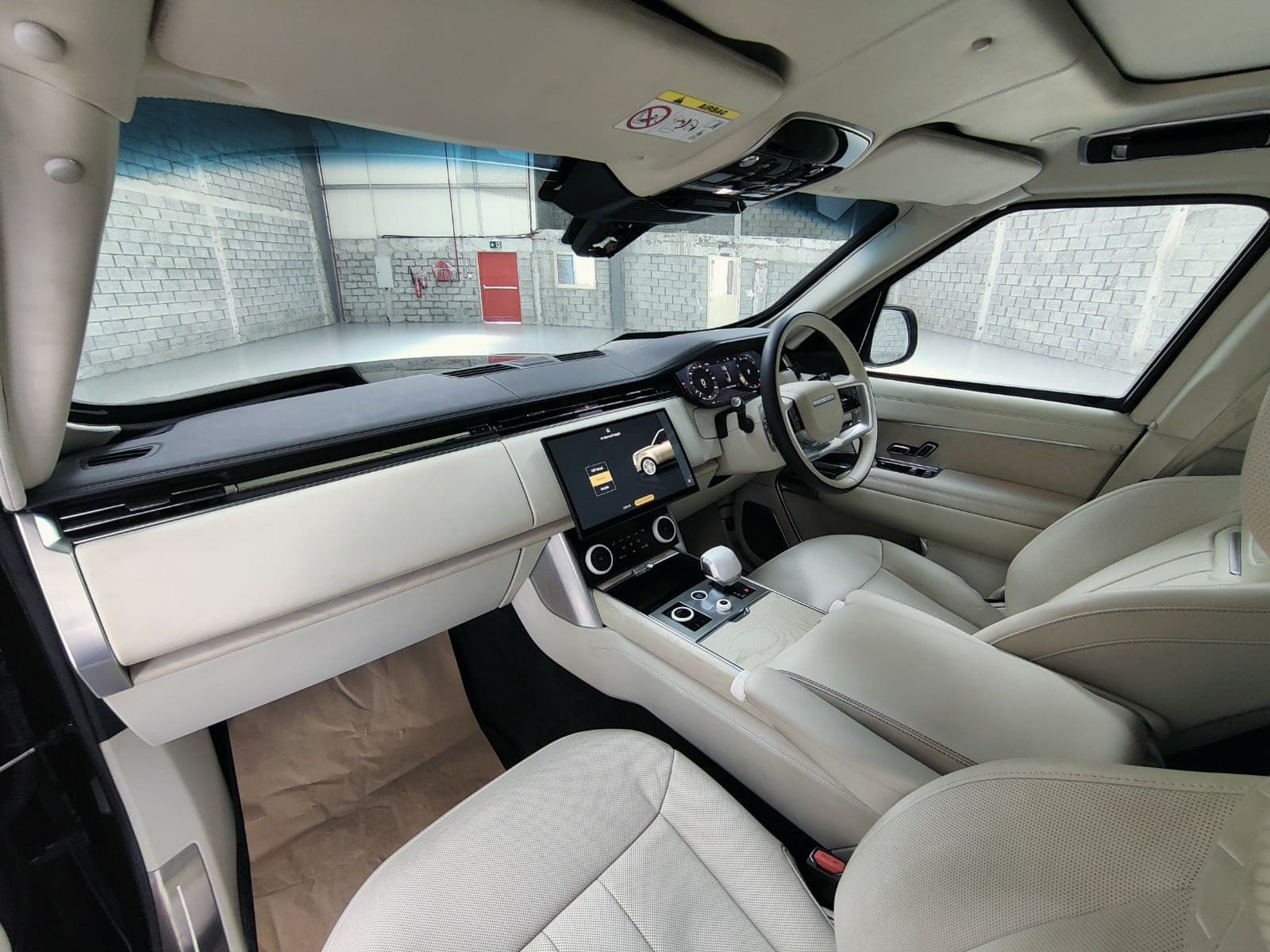 RANGE ROVER SV 4.4 L- BLACK - cockpit 2