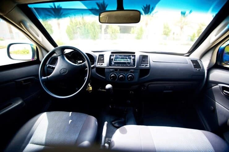 Toyota Hilux Troop Carrier blindé - intérieur