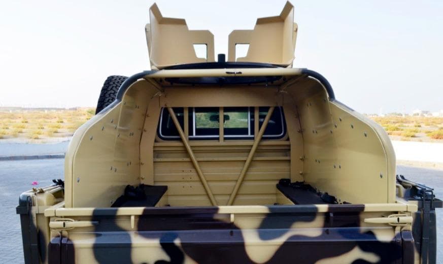 Toyota LC79 LRPV B6 مصفحة مع برج رماية بمنظر خلفي