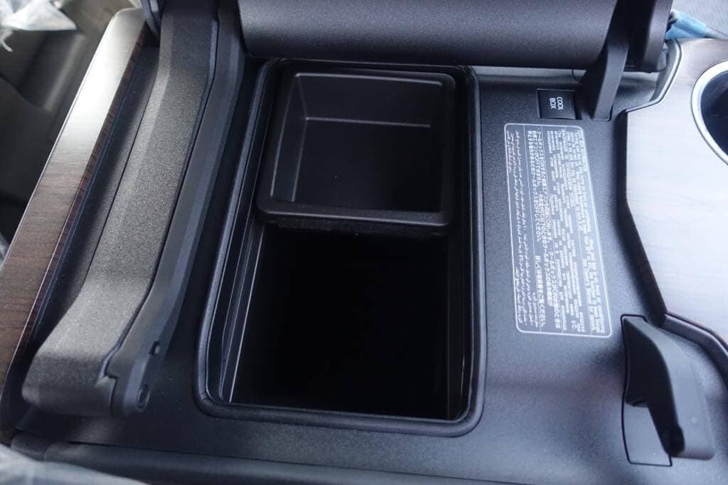 Toyota Land Cruiser 300 blindé - vue extérieure détaillée 8