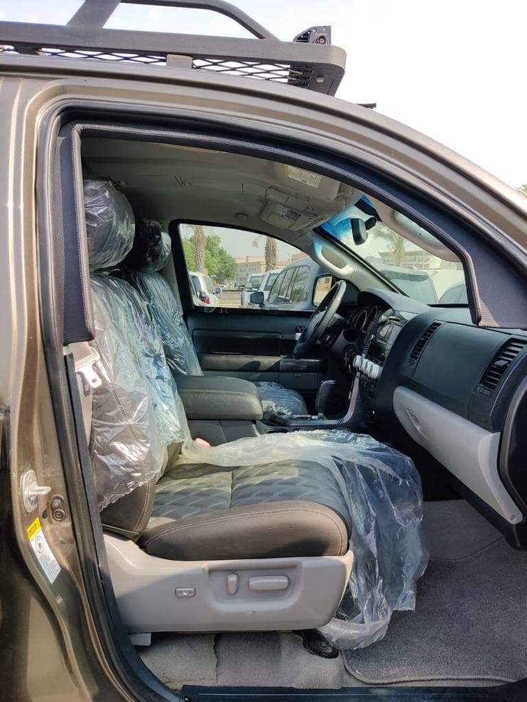 Toyota Tundra Off Road Edition Front Seats Side View