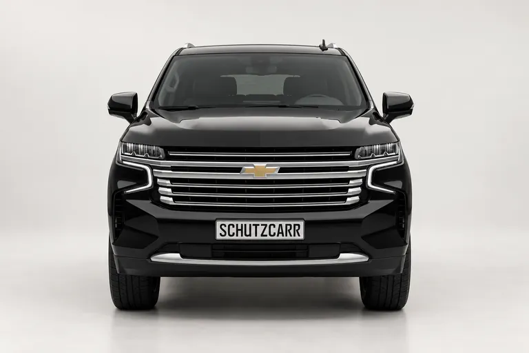 Chevrolet Suburban, vue extérieure complète de face en studio