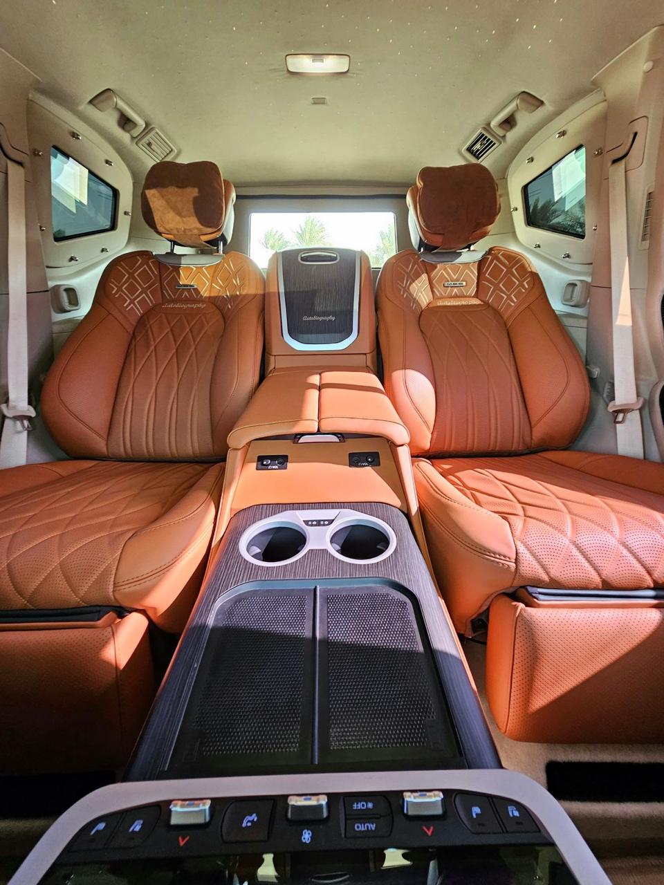 Toyota Land Cruiser 300 VXR مصفحة مع مقاعد خلفية جلدية وشاشات