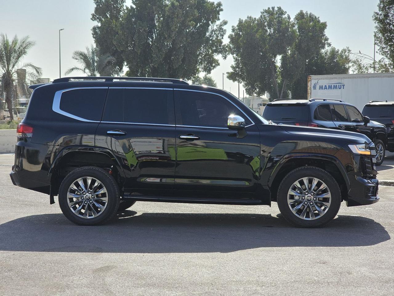 Toyota Land Cruiser 300 VXR مركبة مدرعة