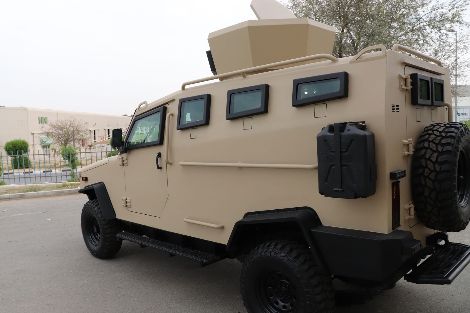APC 6x6 Tygra left side view with six-wheel tactical configuration