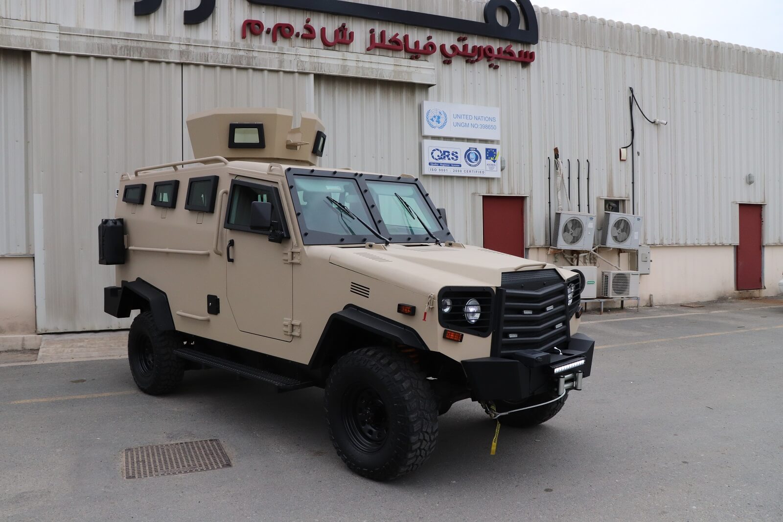 APC 6x6 Tygra مصفحة من الجانب الأيمن