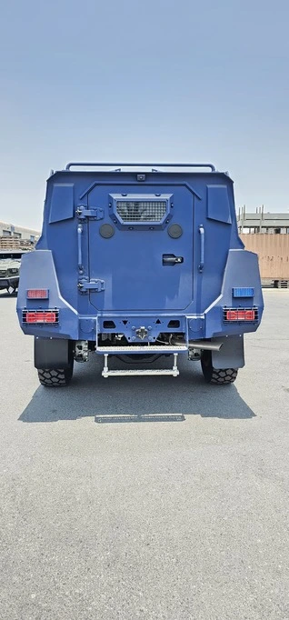 APC Merkava Blue مصفحة بمنظر خلفي