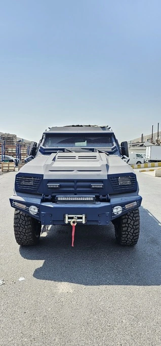 APC Merkava Blue مصفحة بمنظر أمامي بديل