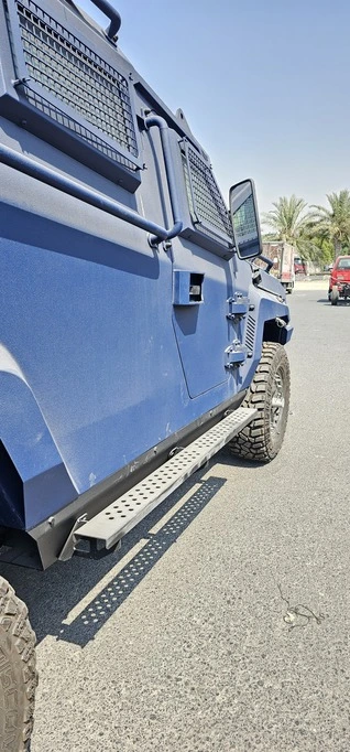 APC Merkava Blue مصفحة من الجانب الأيمن