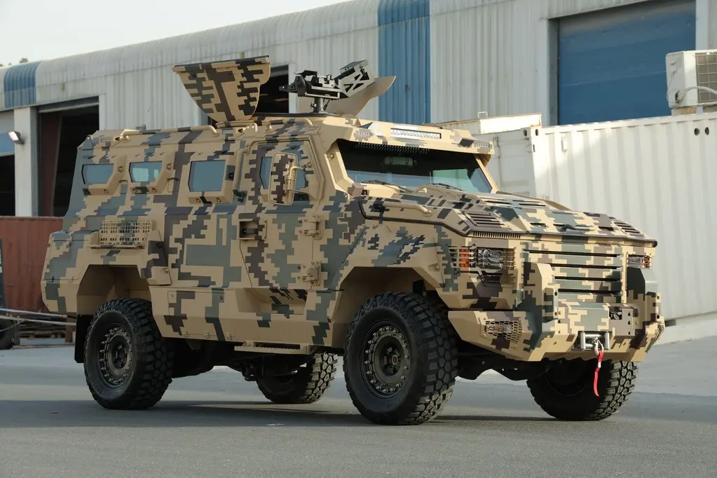 2025 APC Merkava Sagiv 79 4x4 AT BR6 blindé - côté droit - vue détaillée du véhicule