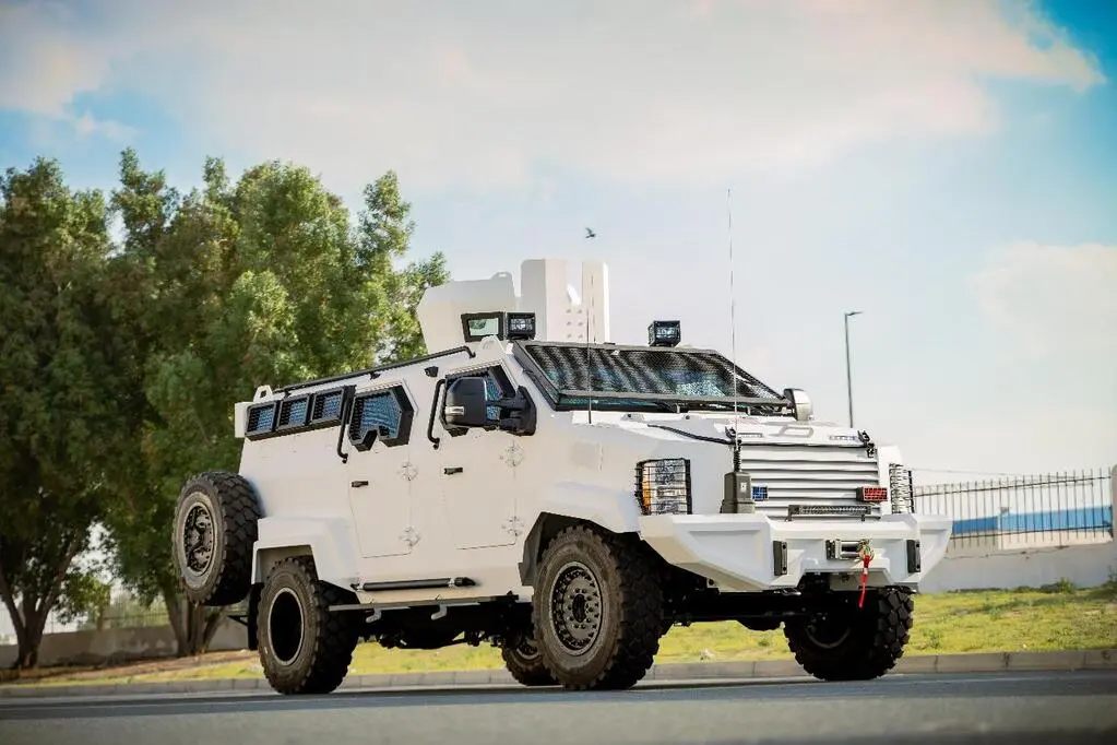 APC SHARK WHITE Front Side Right View