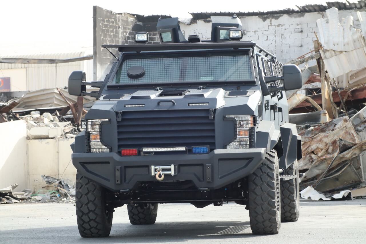 Ford F550 - APC Camo blindé - vue avant, détail du blindage