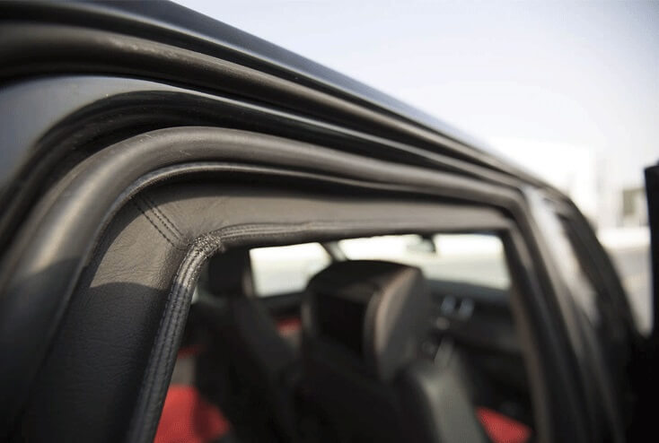 Land Rover Range Rover blindé - porte ouverte, détail du blindage