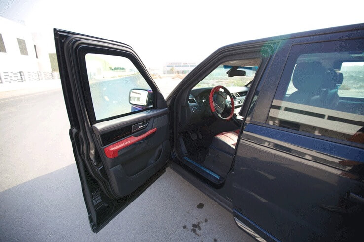 Land Rover Range Rover blindé - porte ouverte, détail du blindage 4