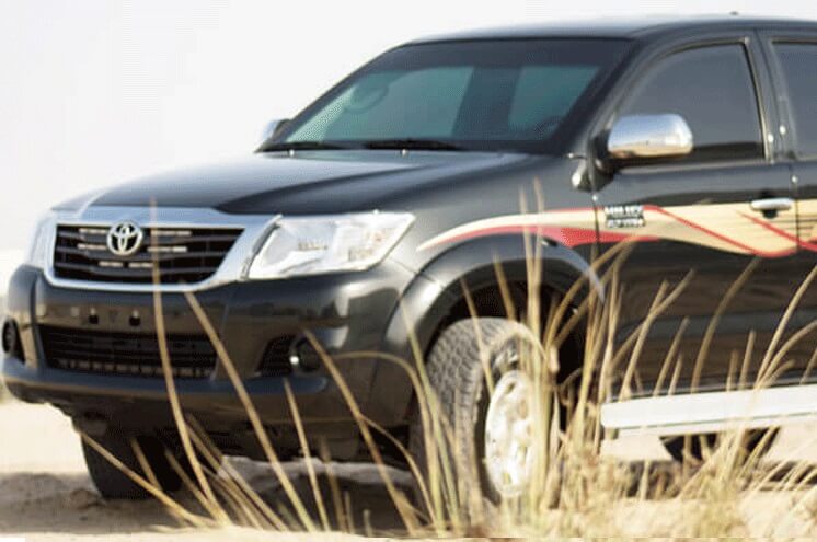 Toyota Hilux pour le Transport des Troupes blindé - vue avant, côté gauche, détail du blindage