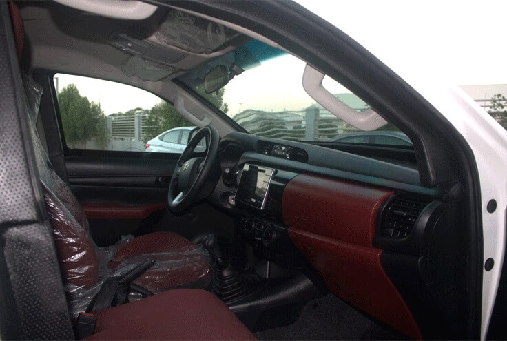 Toyota Hilux pour le Transport des Troupes blindé - intérieur, détail du blindage