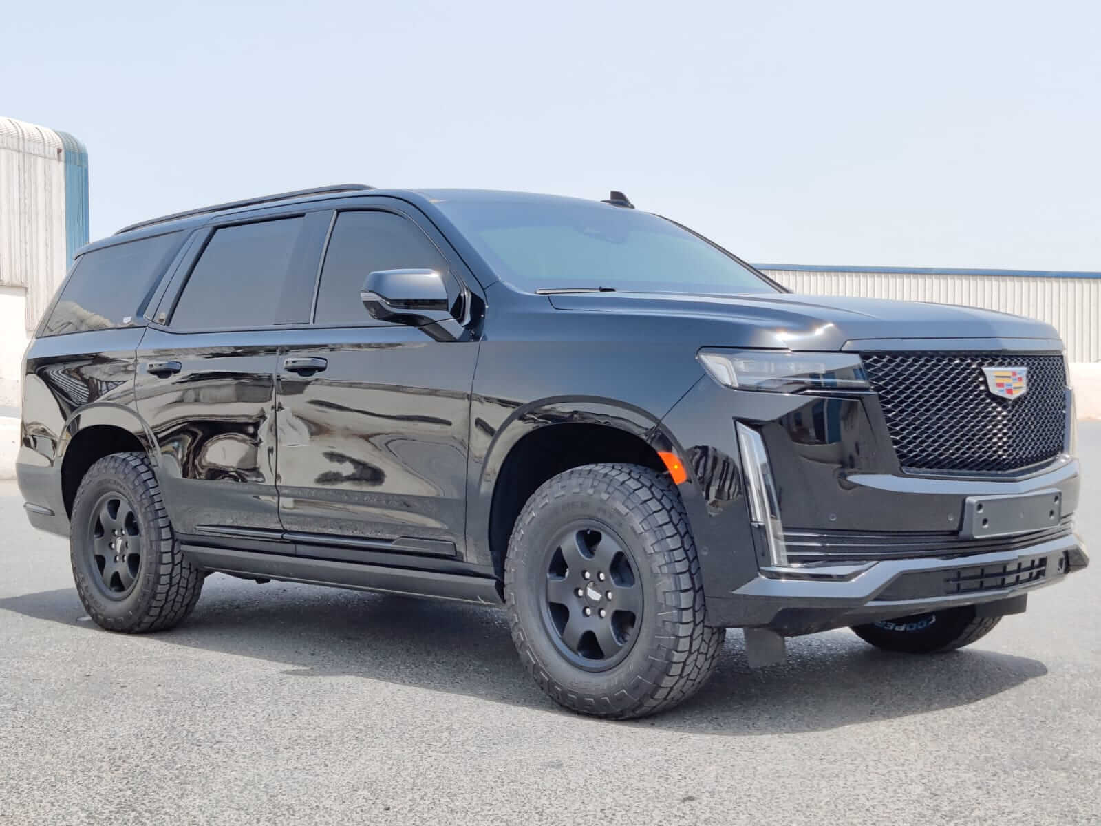 Cadillac Escalade blindé - profil latéral, côté gauche
