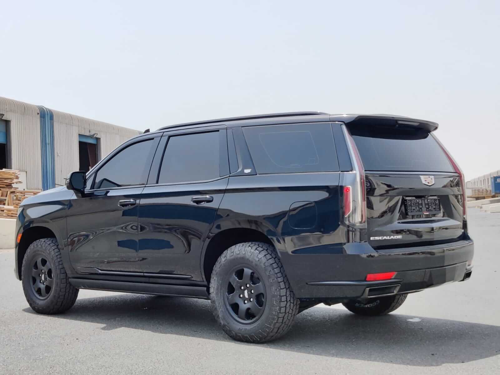 Cadillac Escalade blindé - profil latéral, côté droit