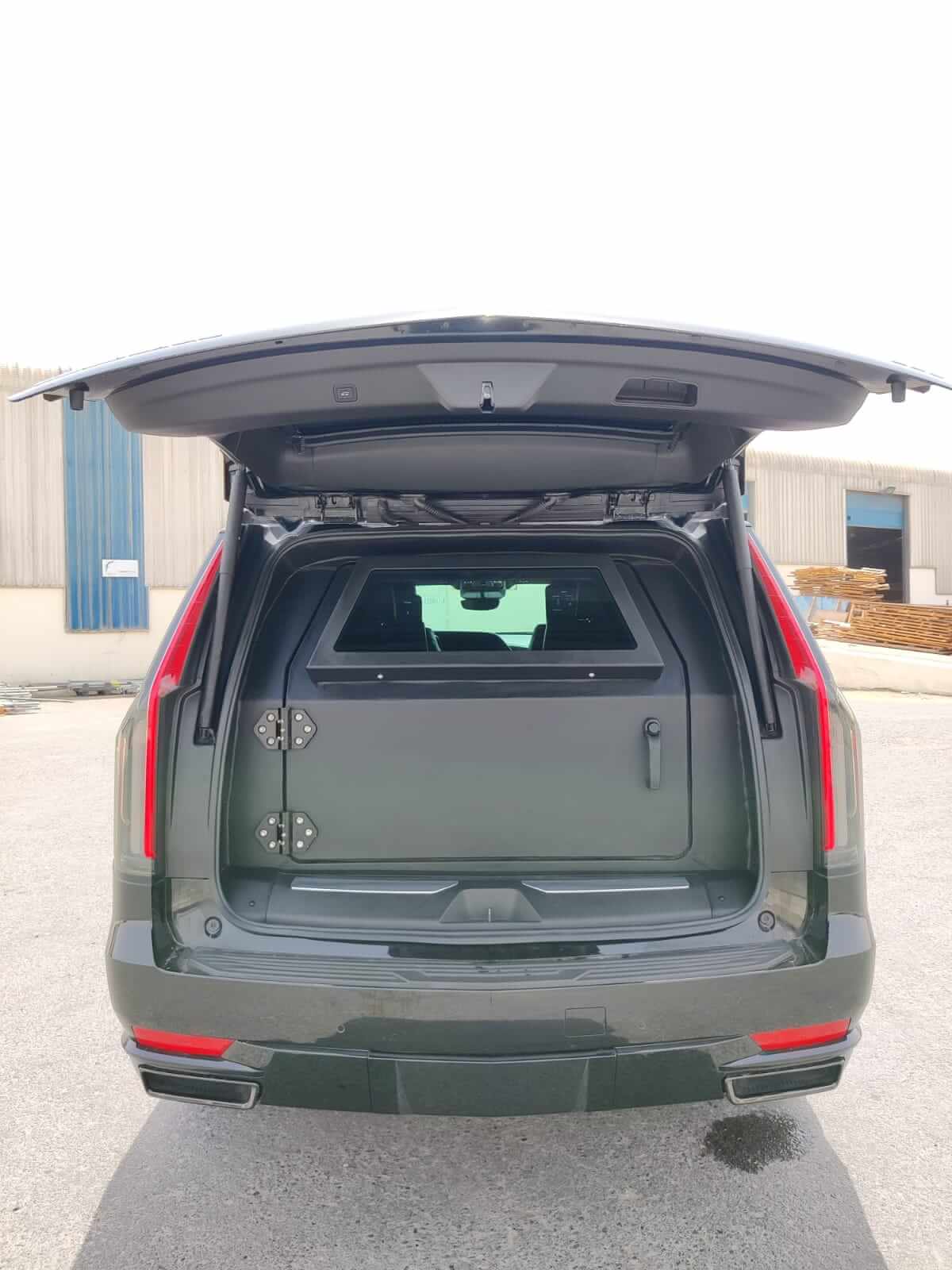 Cadillac Escalade blindé - coffre ou compartiment arrière, détail du blindage