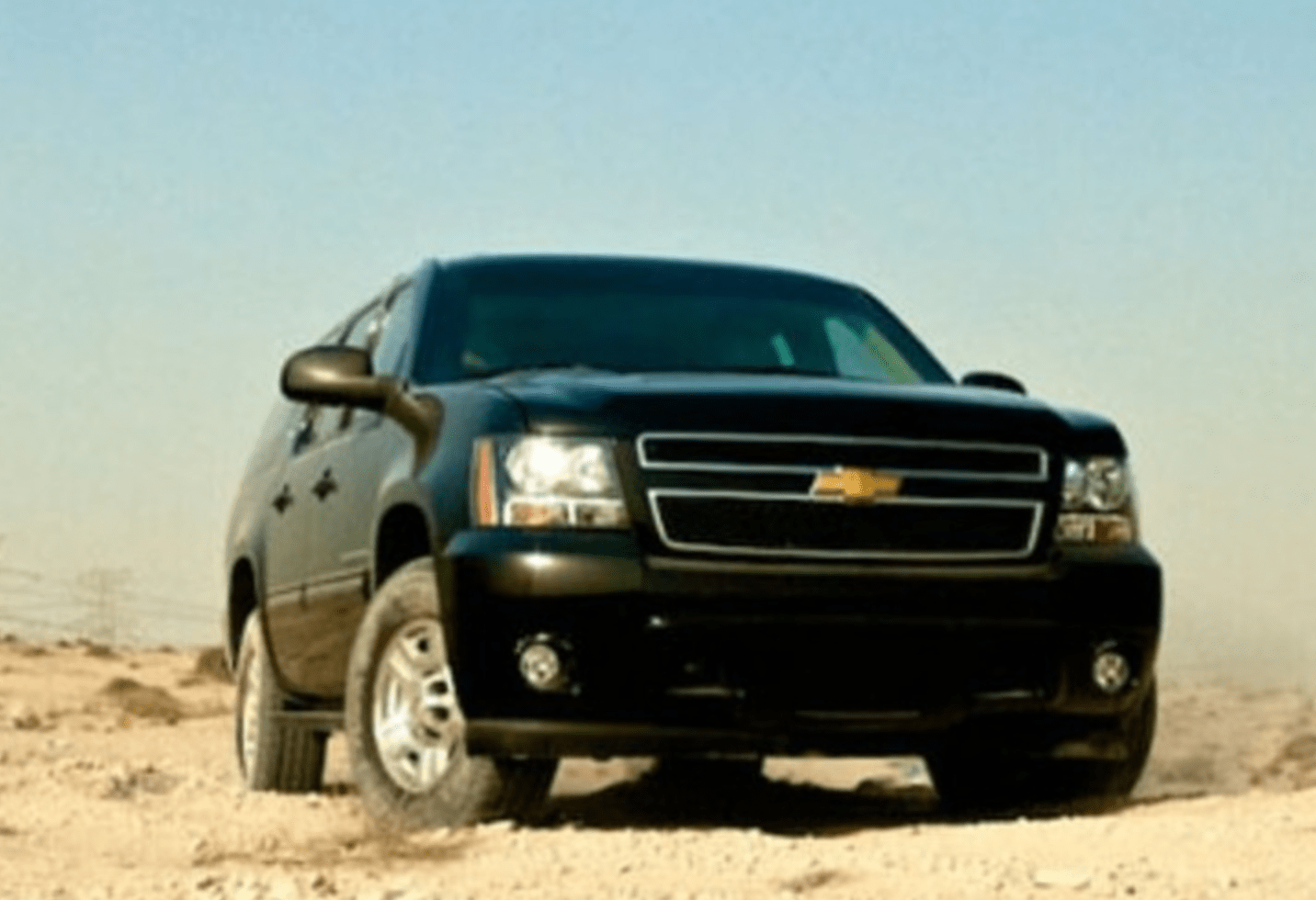 Chevrolet Suburban مصفحة بمنظر أمامي خارجي