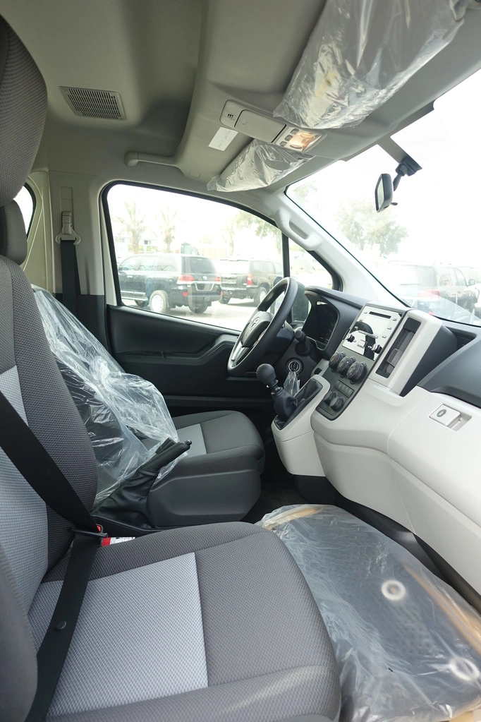 Toyota HiAce 3.5L - White blindé - vue extérieure détaillée 11