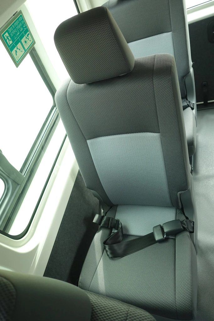 Toyota HiAce 3.5L - White blindé - vue extérieure détaillée 15