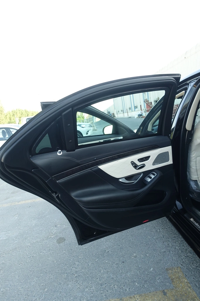 Mercedes-Benz S550 - Black blindé - vue extérieure détaillée 3