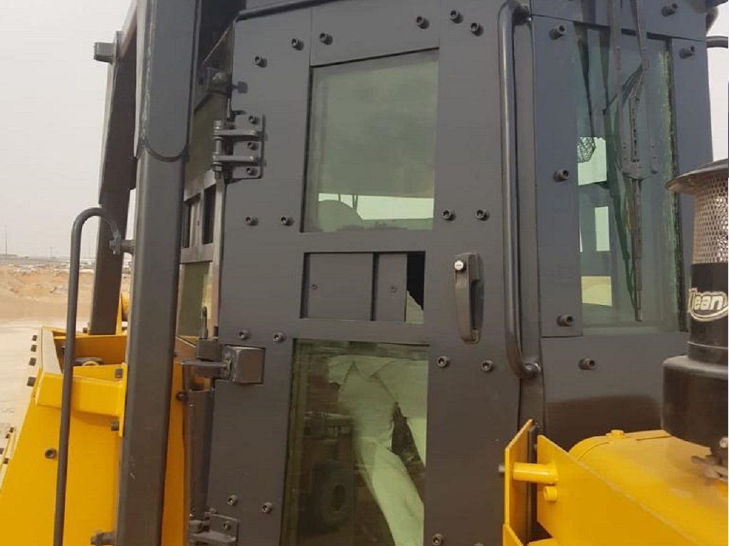 Excavator 320 BR7 armored cabin door left side view