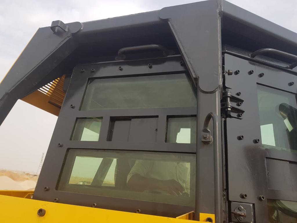 Excavator 320 BR7 مصفحة مع نافذة مدرعة