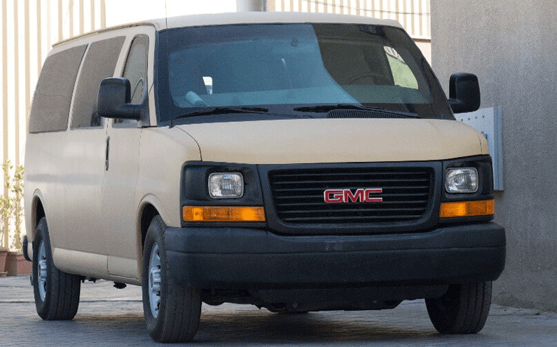 GMC Savana dans la catégorie Transporteurs Blindés de Passagers - vue de véhicule blindé