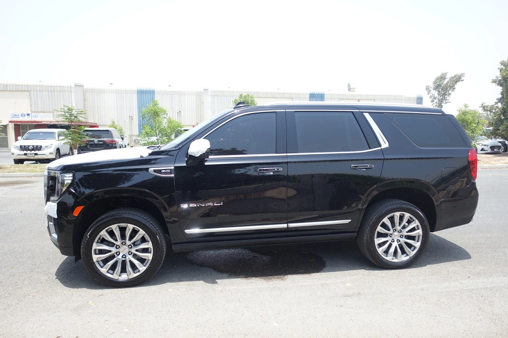 GMC YUKON DENALI 6.2L - BLACK - full left side view 2