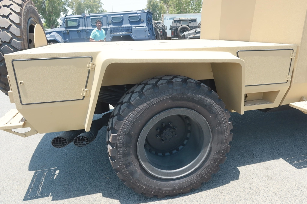 Ford F350 6.7L Diesel APC - IGG blindé - vue extérieure détaillée 16