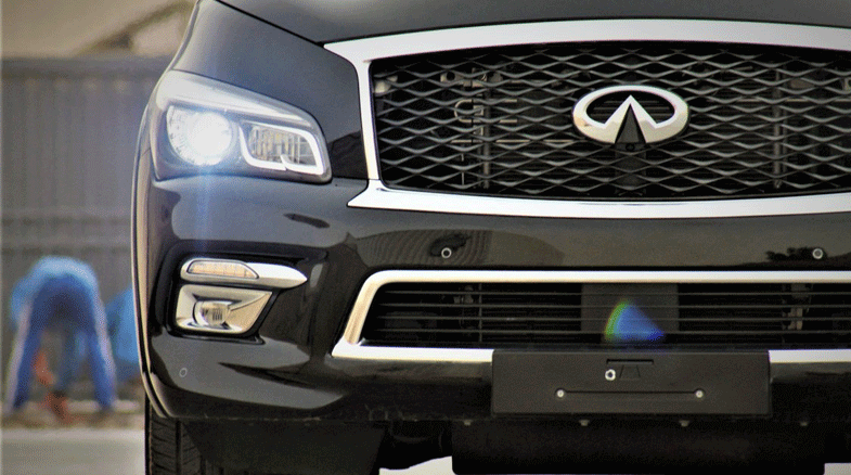 Infiniti QX80 مصفحة مع شبك أمامي مضاء
