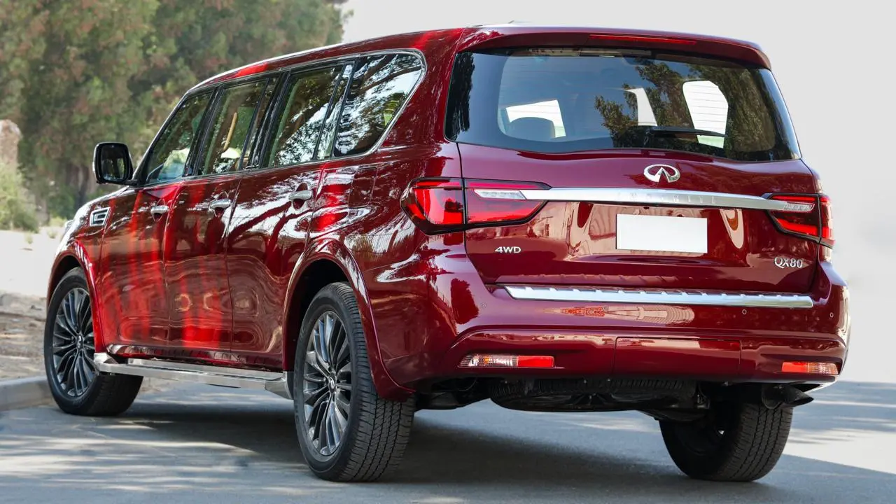 Infiniti QX80 4WD Extended blindé - vue arrière