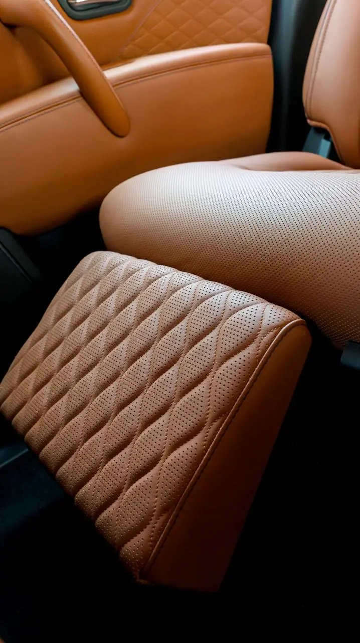 Infiniti QX80 4WD Extended blindé - vue extérieure détaillée 14