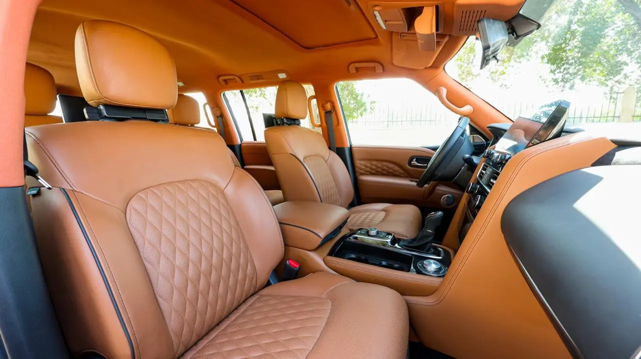 Infiniti QX80 4WD Extended blindé - intérieur