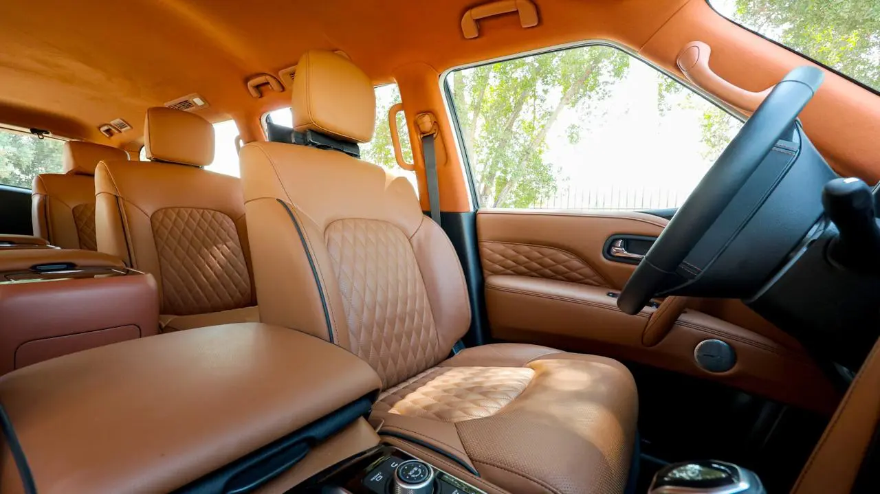 Infiniti QX80 4WD Extended blindé - sièges passagers, poste conducteur