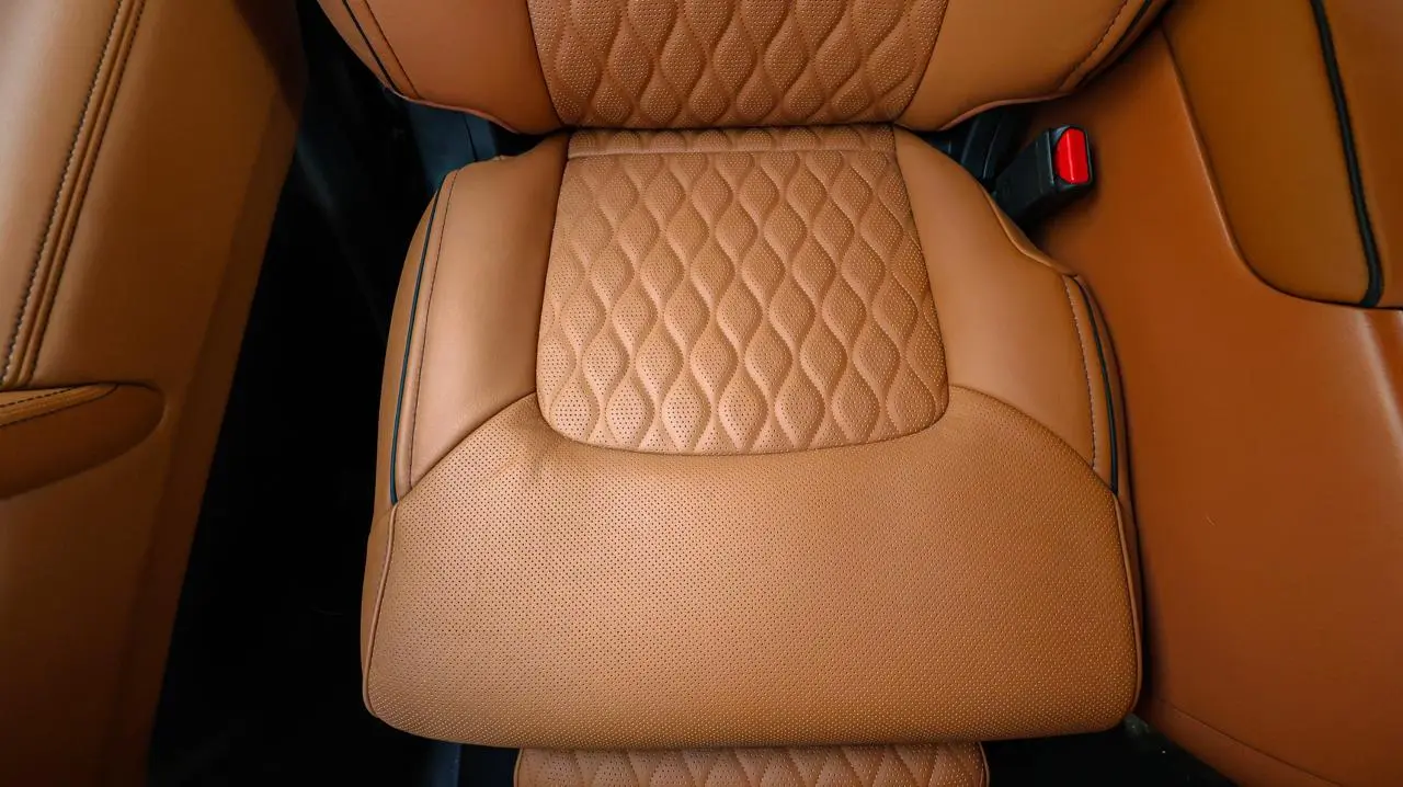 Infiniti QX80 4WD Extended blindé - sièges passagers