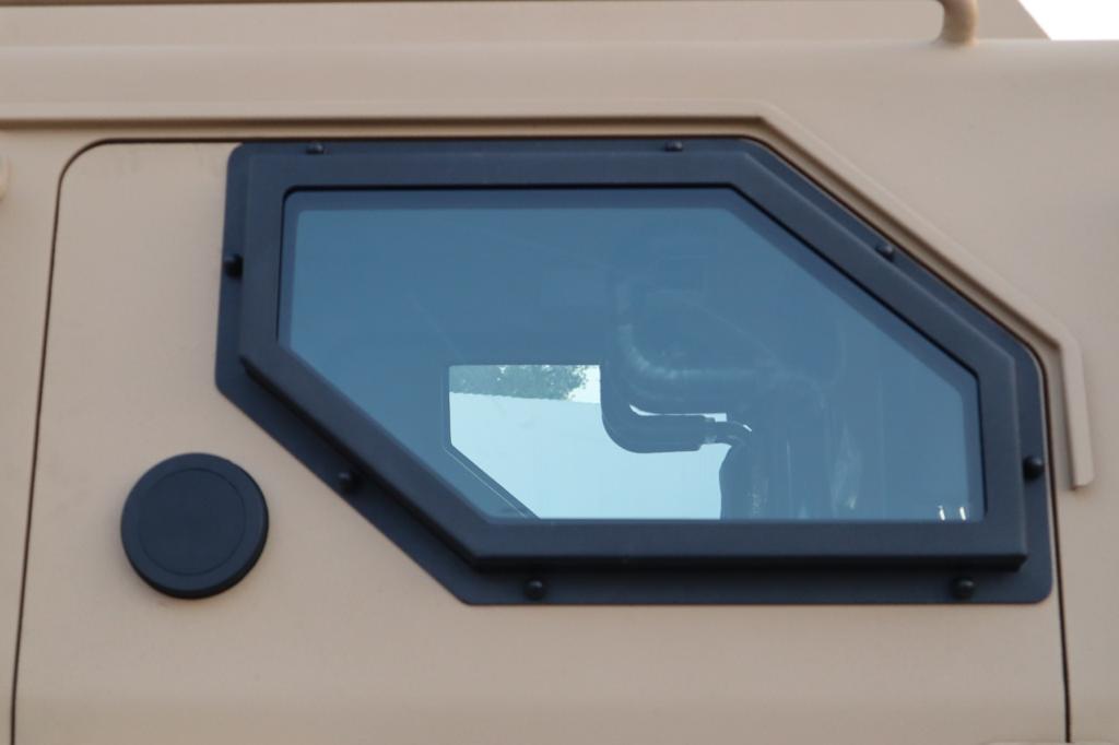 APC Jasar blindé - vitrage balistique - vue détaillée du véhicule