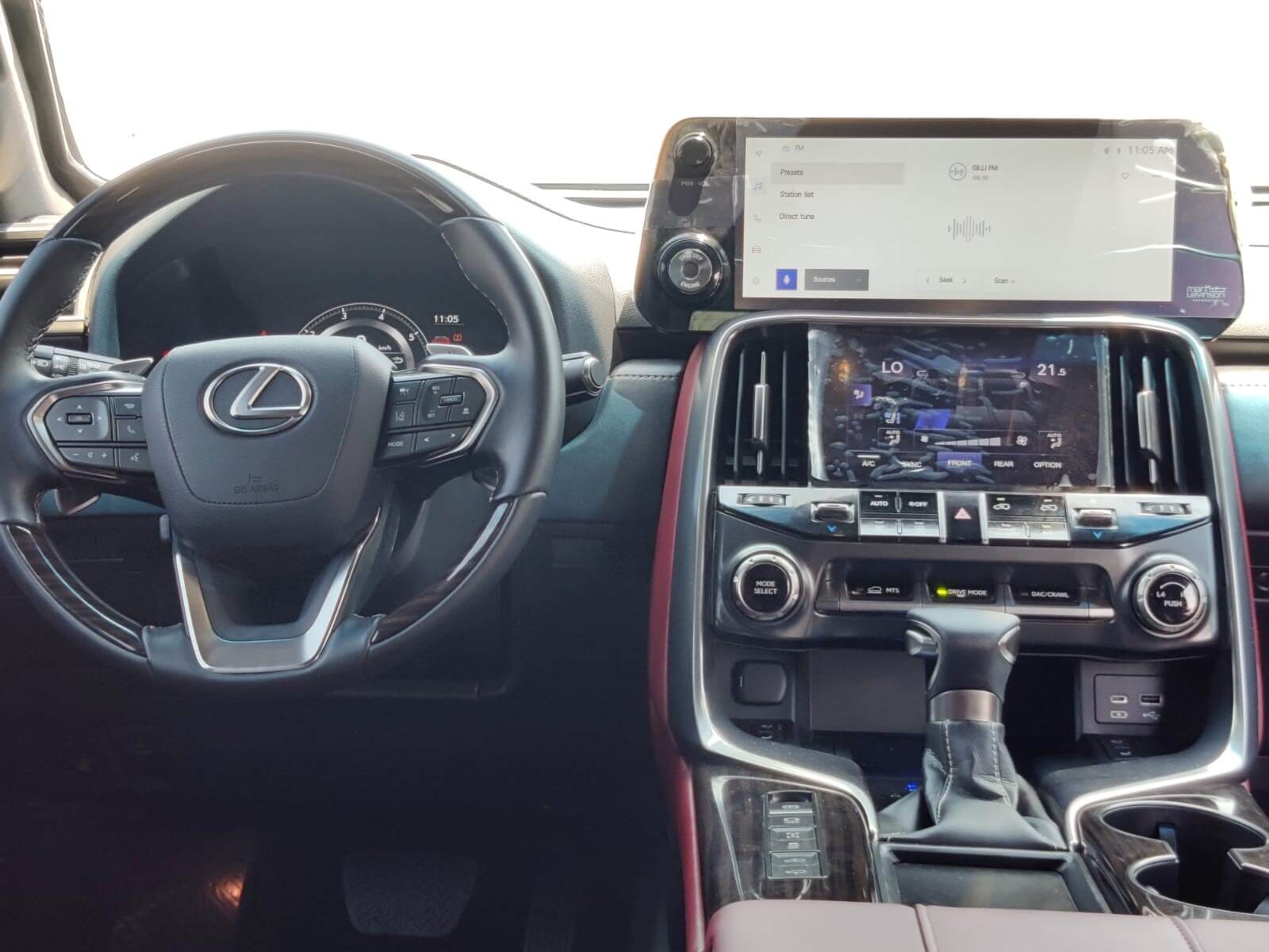 Lexus LX600 BR6 مصفحة فاخرة مع مقصورة القيادة