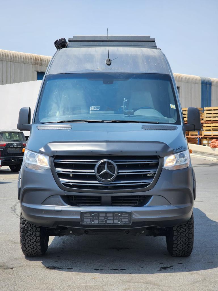 Mercedes-Benz Travel Camper B6 Armored Offroad All Terrain blindé - vue avant, détail du blindage