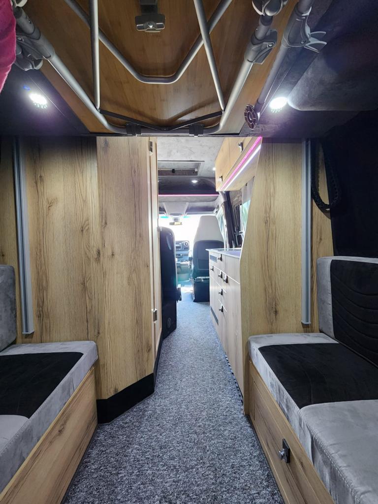 Mercedes-Benz Travel Camper B6 Armored Offroad All Terrain blindé - intérieur, détail du blindage 18