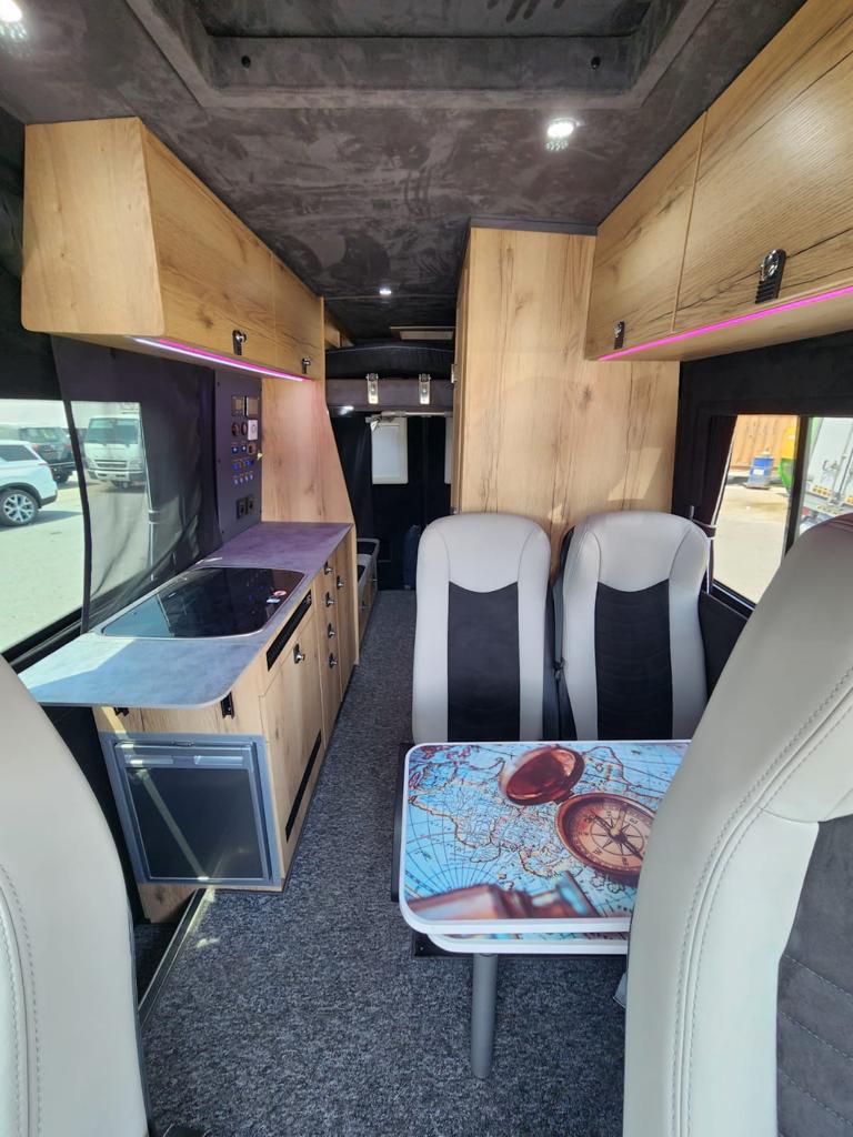 Mercedes-Benz Travel Camper B6 Armored Offroad All Terrain blindé - intérieur, sièges passagers, détail du blindage
